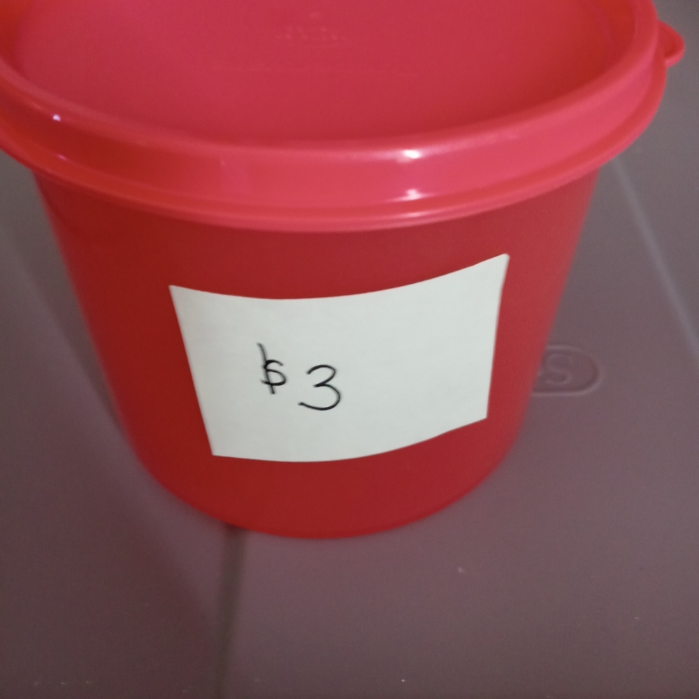 Tupperware - Picture 3 of 16